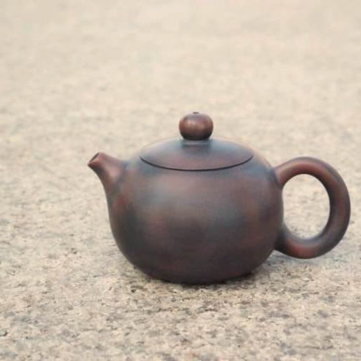 105ml Small Xishi Nixing Teapot by Zhou Yujiao
