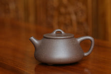 Load image into Gallery viewer, TianQingNi Shipiao Yixing Teapot, 天青泥石瓢壶, 100ml
