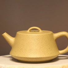 Load image into Gallery viewer, Zhima lüni Zhuzhuo Yixing Teapot, 芝麻绿泥柱拙壶 ,  230ml
