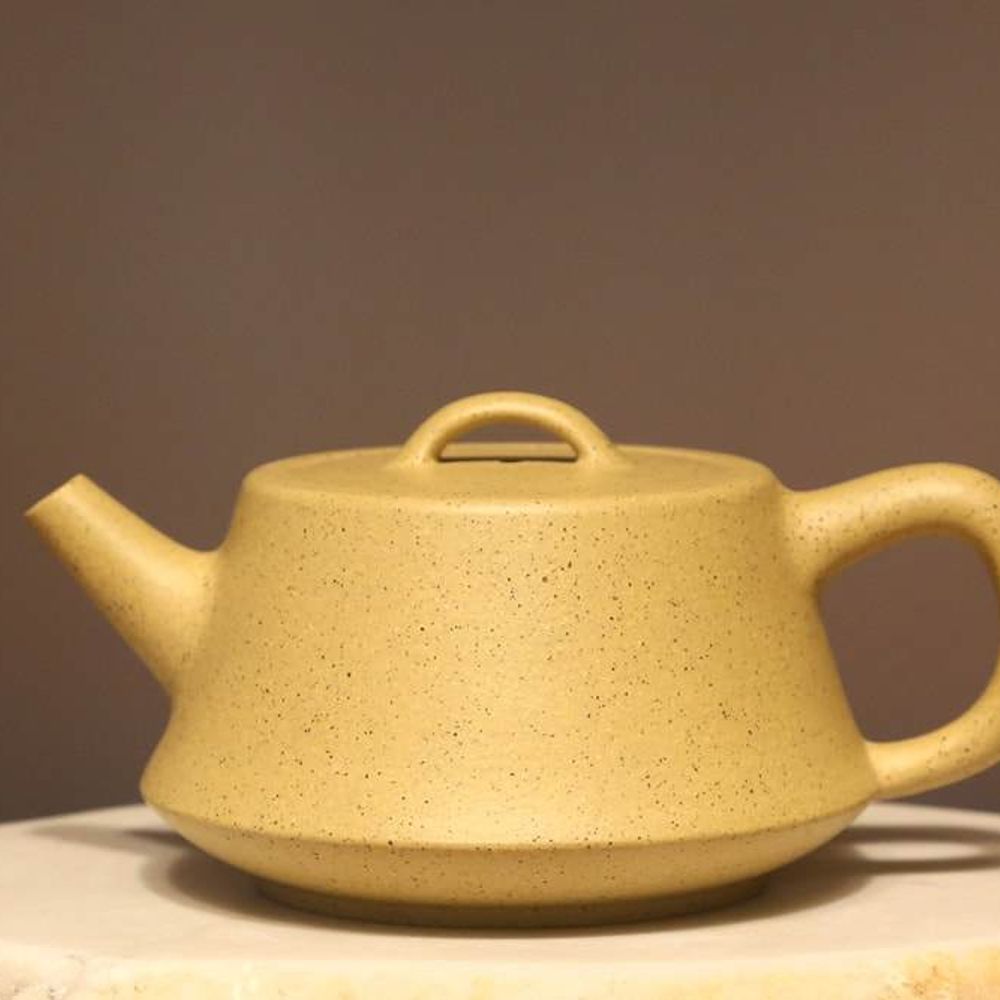 Zhima lüni Zhuzhuo Yixing Teapot, 芝麻绿泥柱拙壶 ,  230ml