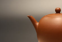 Load image into Gallery viewer, Zhuni Meirenjian Yixing Teapot, 朱泥美人肩壶, 180ml
