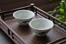 Load image into Gallery viewer, 102ml Fish Qinghua Jingdezhen Porcelain Wide Teacup
