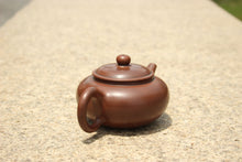 Load image into Gallery viewer, 180ml Shuiping Nixing Teapot by Li Changquan
