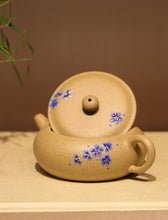 Load image into Gallery viewer, Zhima lüni Xiangyu Yixing Teapot with Diancai Painting, 点彩芝麻绿泥香玉壶,  100ml
