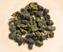 Load image into Gallery viewer, Spring and Winter Harvest High Mountain Tea Sample Pack, 8 samples, 80g total
