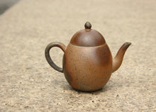 Load image into Gallery viewer, Wood Fired Longdan Yixing Teapot, Benshan lüni, 柴烧本山绿泥龙蛋壶, 135ml
