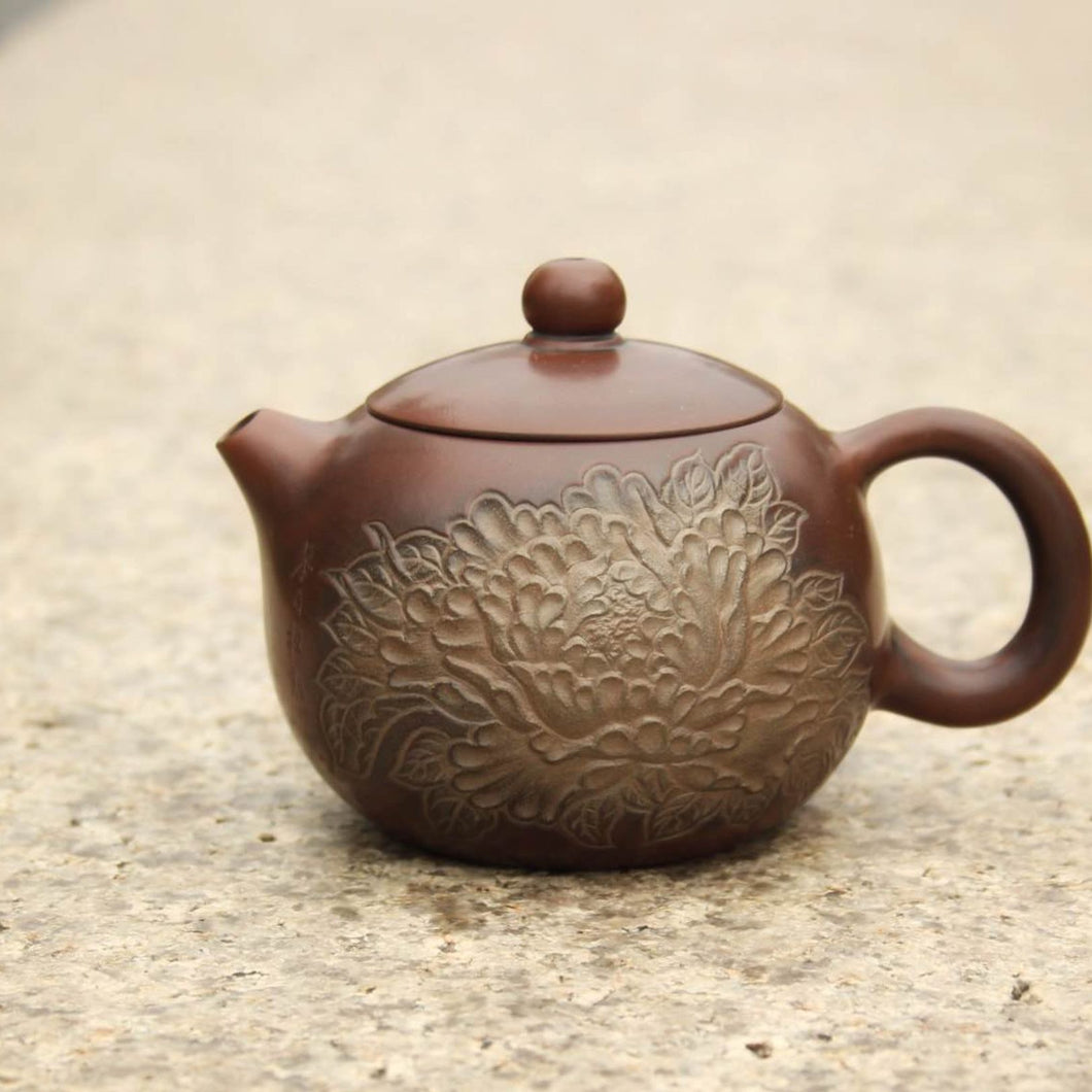 170ml Xishi Nixing Teapot with Peony Carving by Li Changquan and Calligraphy by Qiu Yi Feng, 黎昌权牡丹花浮雕西施壶