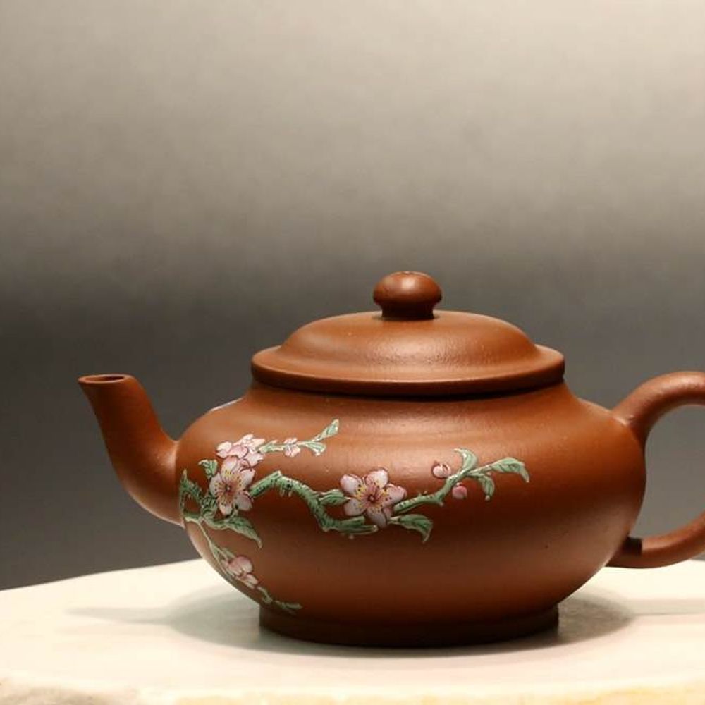 Zhuni Biandeng Yixing Teapot with Diancai Flowers, 点彩朱泥扁灯壶， 145ml