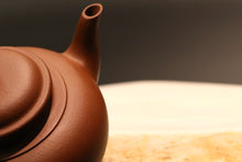 Load image into Gallery viewer, Zhuni Xiaoying Yixing Teapot, 朱泥笑罂壶, 175ml
