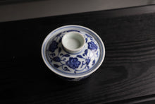 Load image into Gallery viewer, 116ml Flower Qinghua Fanggu Jingdezhen Porcelain Gaiwan
