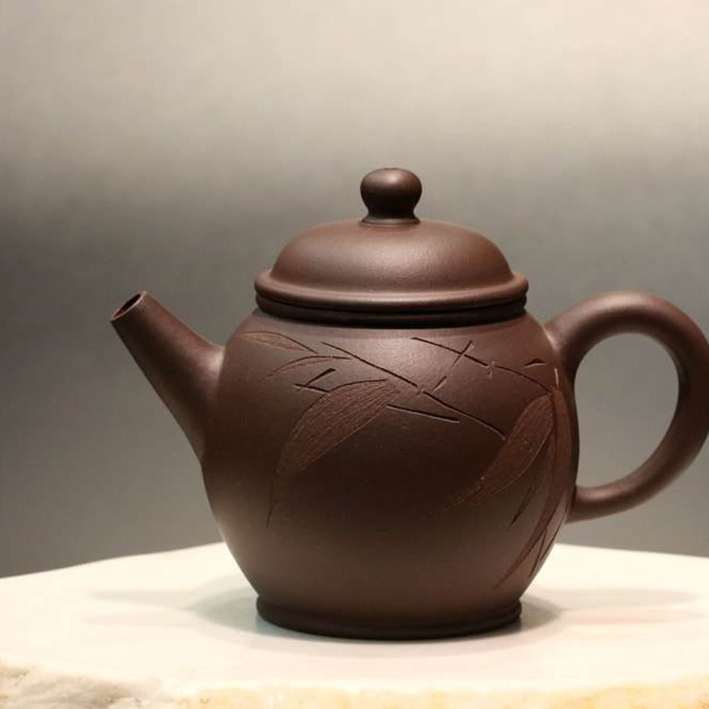 Dicaoqing Tall Julun Yixing Teapot with Carving of Bamboo, 底槽青巨轮壶,  150ml