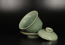 Load image into Gallery viewer, 120ml Master&#39;s Celadon Porcelain Gaiwan from Jingdezhen
