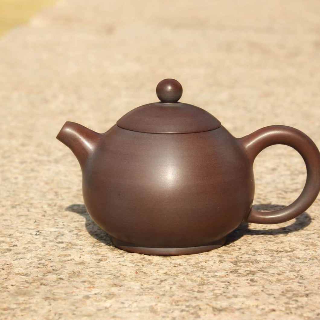 95ml Pear Nixing Teapot 坭兴小梨壶 by Zhou Yujiao