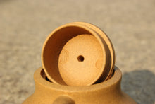 Load image into Gallery viewer, Huangjin Duan Gourd Yixing Teapot, 黄金段葫芦壶, 220ml
