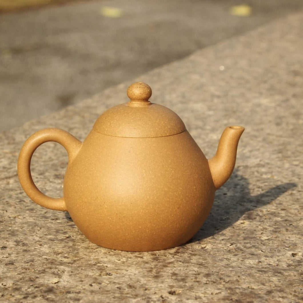 Huangjin Duan Pear Yixing Teapot, 黄金段梨形壶 , 150ml